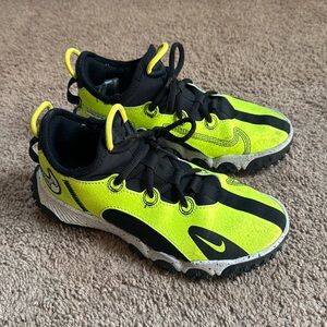 Nike Future Field Cleats Boy Youth 3Y